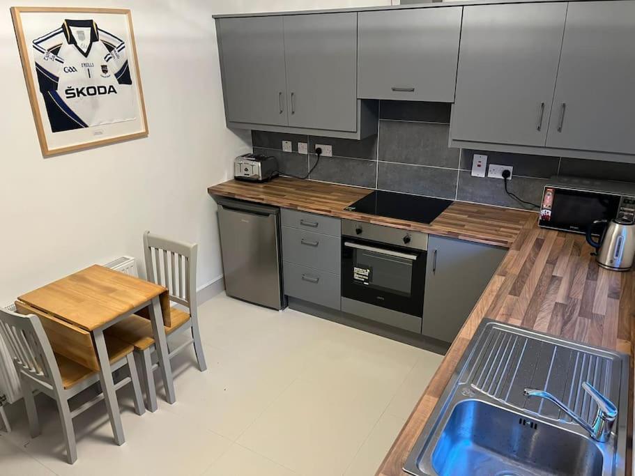 Glencree Air Apartment Kilmeaden Bagian luar foto