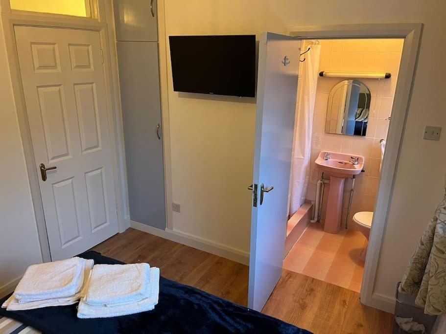 Glencree Air Apartment Kilmeaden Bagian luar foto